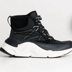 Sorel Kinetic Sport Boots sz 10 new w/o box